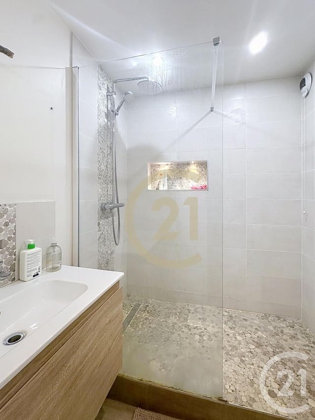 Appartement F4 à vendre - 4 pièces - 76.91 m2 - DUGNY - 93 - ILE-DE-FRANCE - Century 21 Les Abbesses