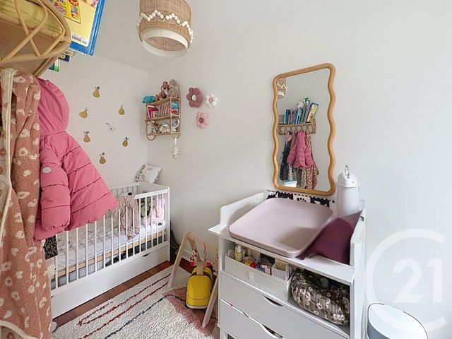 Appartement F4 à vendre - 4 pièces - 62.0 m2 - PARIS - 75018 - ILE-DE-FRANCE - Century 21 Les Abbesses