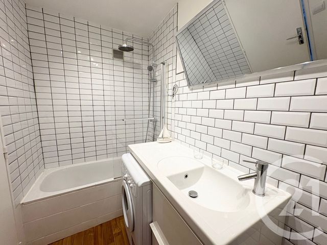 Appartement F3 à vendre - 3 pièces - 53.0 m2 - PARIS - 75018 - ILE-DE-FRANCE - Century 21 Les Abbesses