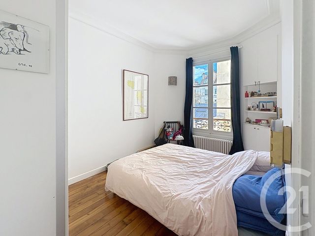 Appartement à vendre - 4 pièces - 77.0 m2 - PARIS - 75018 - ILE-DE-FRANCE - Century 21 Les Abbesses
