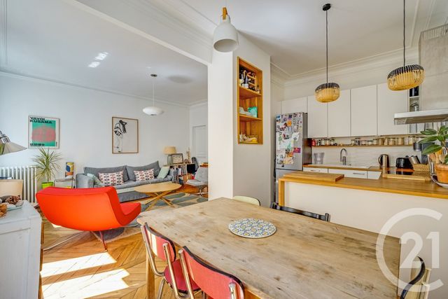 Appartement à vendre - 4 pièces - 77.0 m2 - PARIS - 75018 - ILE-DE-FRANCE - Century 21 Les Abbesses