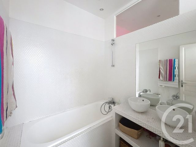 Appartement Loft à vendre - 6 pièces - 155.0 m2 - PARIS - 75018 - ILE-DE-FRANCE - Century 21 Les Abbesses