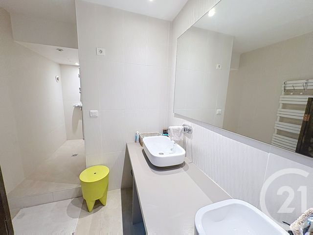 Appartement Loft à vendre - 6 pièces - 155.0 m2 - PARIS - 75018 - ILE-DE-FRANCE - Century 21 Les Abbesses