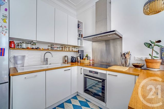 Appartement à vendre - 4 pièces - 77.0 m2 - PARIS - 75018 - ILE-DE-FRANCE - Century 21 Les Abbesses