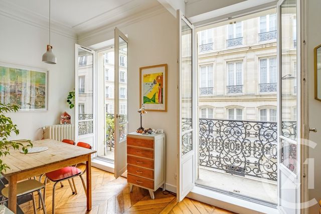 Appartement à vendre - 4 pièces - 77.0 m2 - PARIS - 75018 - ILE-DE-FRANCE - Century 21 Les Abbesses