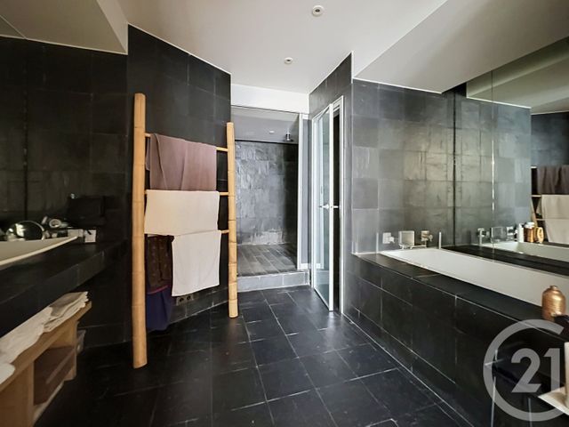 Appartement F4 à vendre - 4 pièces - 126.0 m2 - PARIS - 75018 - ILE-DE-FRANCE - Century 21 Les Abbesses