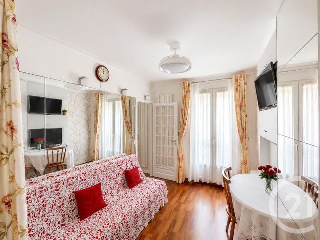 Appartement F2 à vendre - 2 pièces - 35.0 m2 - PARIS - 75018 - ILE-DE-FRANCE - Century 21 Les Abbesses