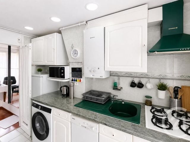 Appartement F2 à vendre - 2 pièces - 35.0 m2 - PARIS - 75018 - ILE-DE-FRANCE - Century 21 Les Abbesses