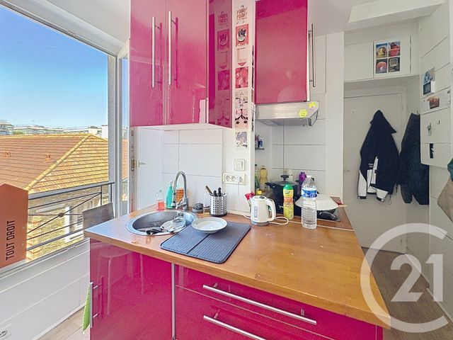 Appartement F2 à vendre - 2 pièces - 23.0 m2 - PARIS - 75018 - ILE-DE-FRANCE - Century 21 Les Abbesses