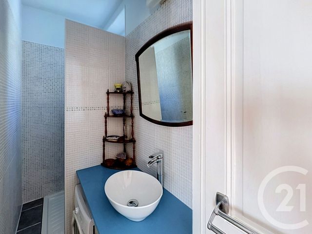 Appartement F2 à vendre - 2 pièces - 32.0 m2 - PARIS - 75018 - ILE-DE-FRANCE - Century 21 Les Abbesses