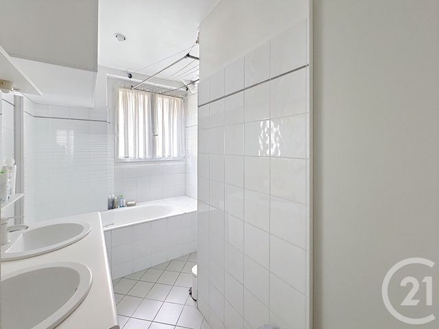 Appartement F4 à vendre - 4 pièces - 80.0 m2 - PARIS - 75018 - ILE-DE-FRANCE - Century 21 Les Abbesses