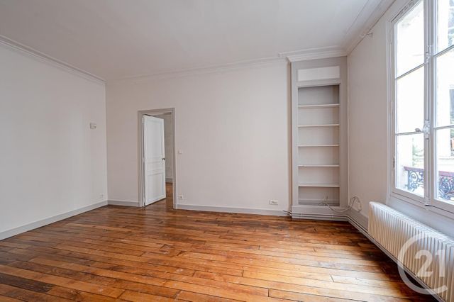 Appartement F3 à vendre - 3 pièces - 58.0 m2 - PARIS - 75018 - ILE-DE-FRANCE - Century 21 Les Abbesses