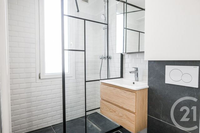 Appartement F2 à vendre - 2 pièces - 44.5 m2 - PARIS - 75018 - ILE-DE-FRANCE - Century 21 Les Abbesses