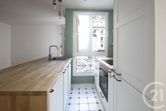 Appartement F2 à vendre - 2 pièces - 44.5 m2 - PARIS - 75018 - ILE-DE-FRANCE - Century 21 Les Abbesses