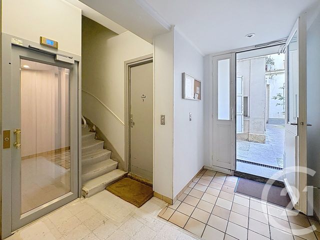 Appartement F3 à vendre - 3 pièces - 58.0 m2 - PARIS - 75018 - ILE-DE-FRANCE - Century 21 Les Abbesses