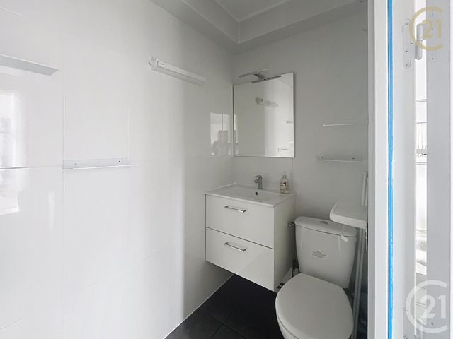 Appartement F1 à vendre - 1 pièce - 20.36 m2 - PARIS - 75018 - ILE-DE-FRANCE - Century 21 Les Abbesses