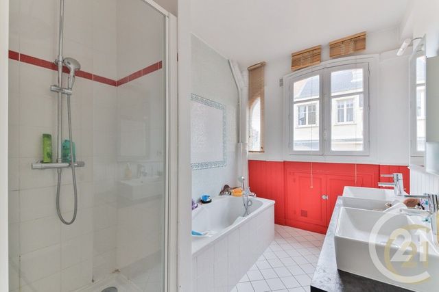 Appartement à vendre - 5 pièces - 102.0 m2 - PARIS - 75018 - ILE-DE-FRANCE - Century 21 Les Abbesses