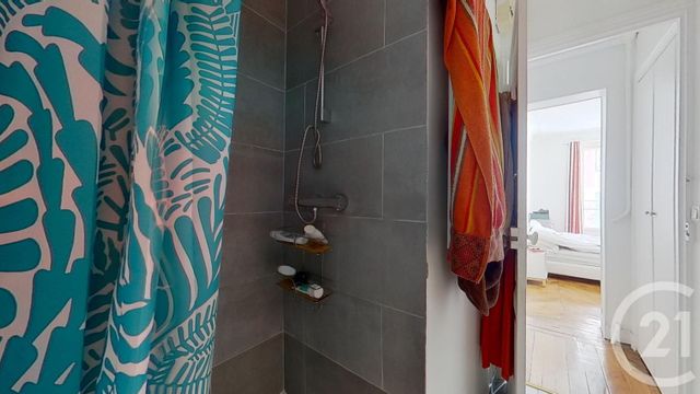 Appartement F5 à vendre - 5 pièces - 107.0 m2 - PARIS - 75009 - ILE-DE-FRANCE - Century 21 Les Abbesses