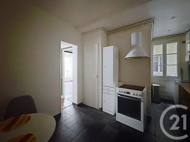 Appartement F2 à vendre - 2 pièces - 44.5 m2 - PARIS - 75018 - ILE-DE-FRANCE - Century 21 Les Abbesses