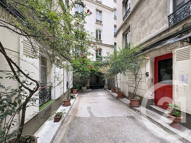Appartement F2 à vendre - 2 pièces - 44.5 m2 - PARIS - 75018 - ILE-DE-FRANCE - Century 21 Les Abbesses