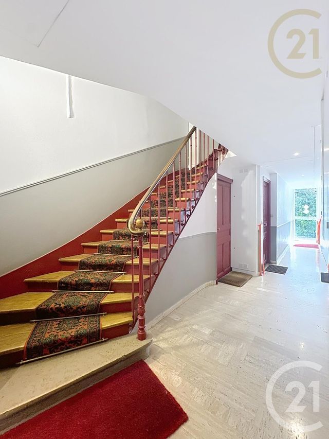 Appartement T2 à vendre - 2 pièces - 44.39 m2 - PARIS - 75018 - ILE-DE-FRANCE - Century 21 Les Abbesses