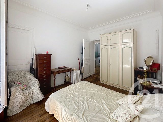 Appartement T2 à vendre - 2 pièces - 44.39 m2 - PARIS - 75018 - ILE-DE-FRANCE - Century 21 Les Abbesses